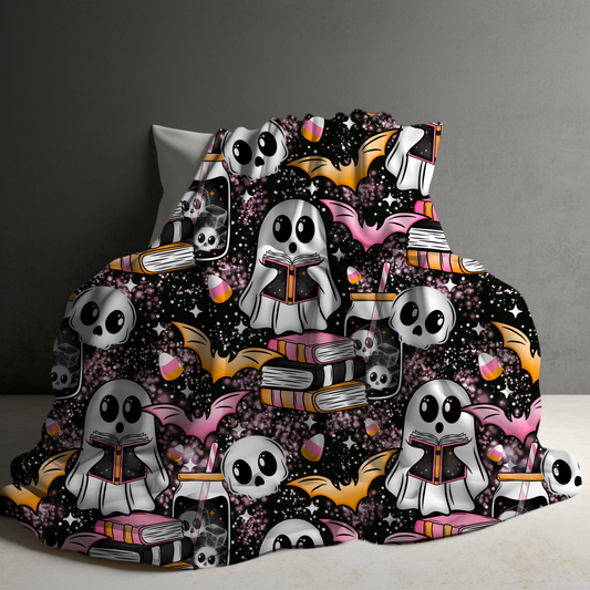 Blanket Halloween #21 - Reading Ghosts