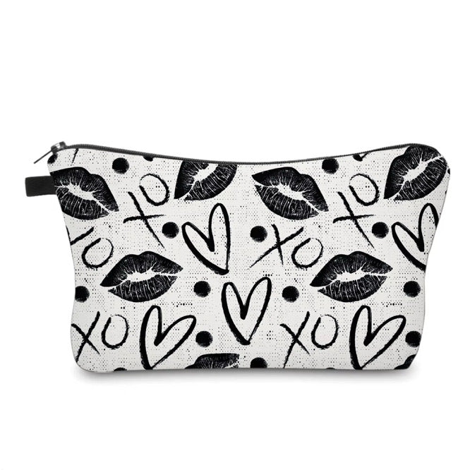 Pouch - XO Heart Lips