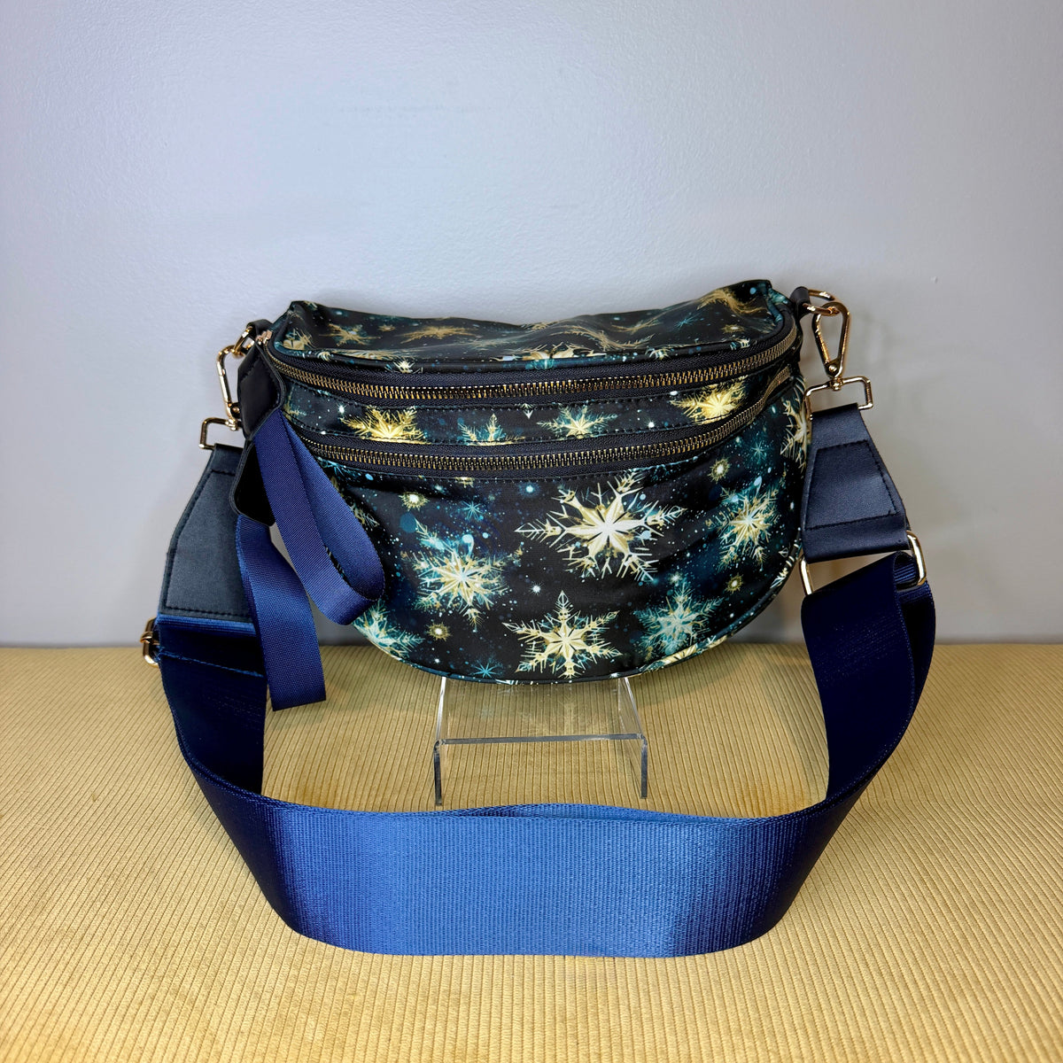 The Roni Nylon Crossbody - Christmas - Snowflake
