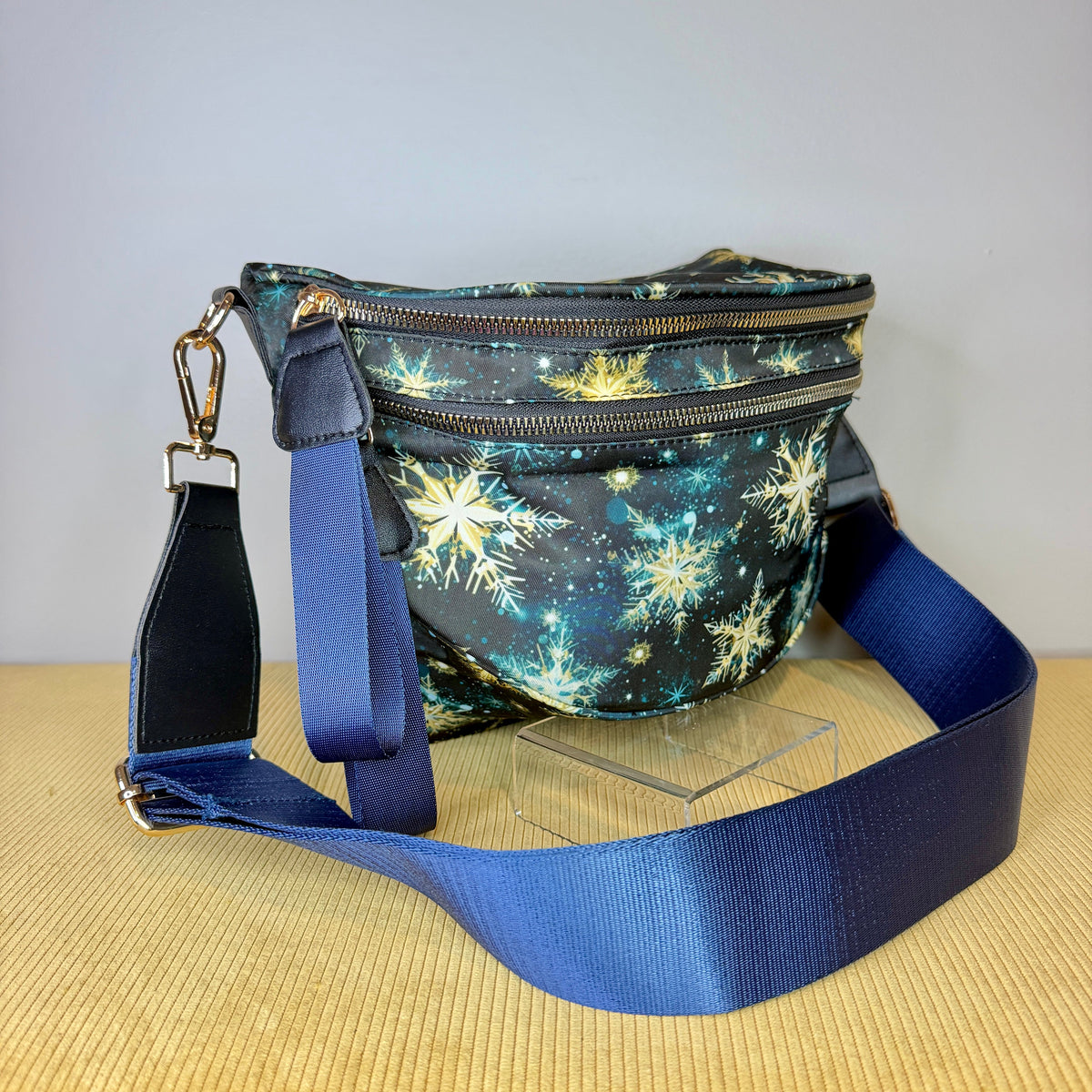 The Roni Nylon Crossbody - Christmas - Snowflake