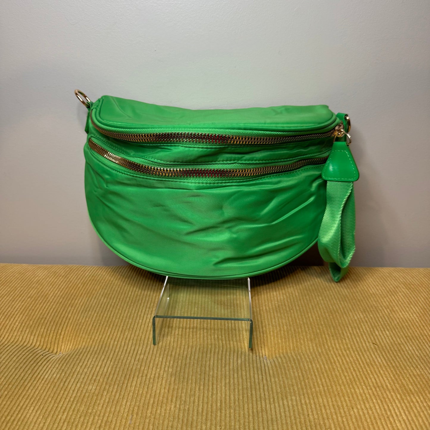 The Roni Nylon Crossbody - Solid Kelly Green