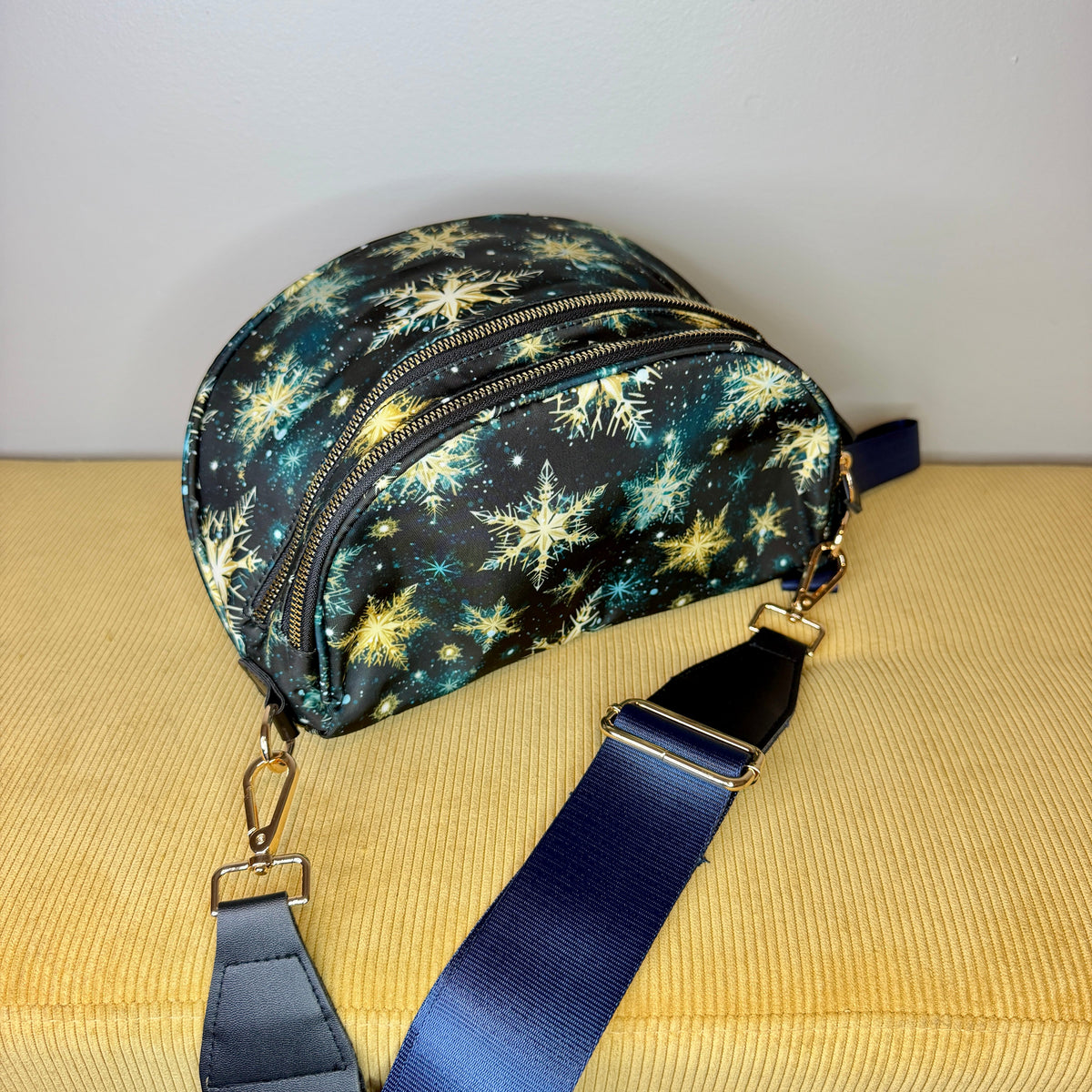 The Roni Nylon Crossbody - Christmas - Snowflake